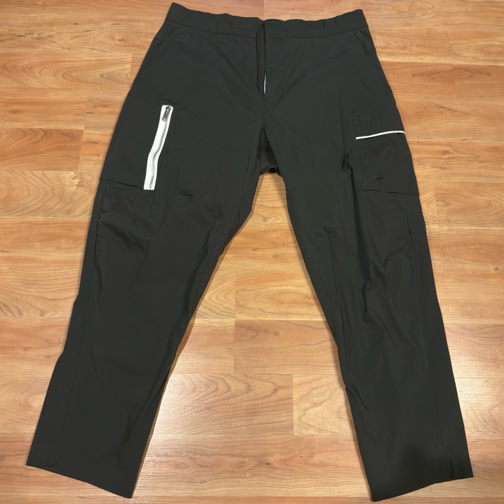 Nike Sportswear Essential Woven Utility Pants Olive Men’s Size 36 DD7034-355